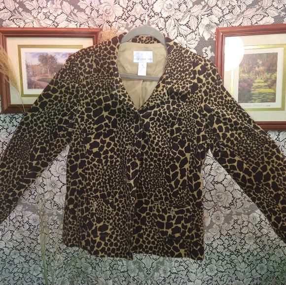 Susan Graver Jackets & Blazers - Susan Graver leopard print jacket velour blazer fully lined with shoulder pads